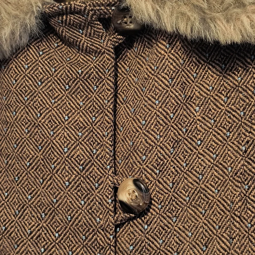 Elegant Brown Coat with Faux Fur Collar - Picture 2 of 4